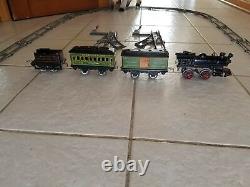 1926 American Flyer 12 Wind Up Locomotive With Tender-Cars & Two Rail Track K2