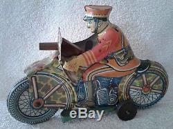 1930's Vintage Marx Working Tin Litho Wind-up Motorcycle Cop Soldier on & off
