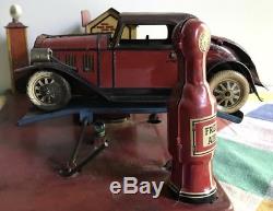1930s Vintage MARX ROADSIDE REST SERVICE STATION Tin Toy & Car Wind-Up Light-Up