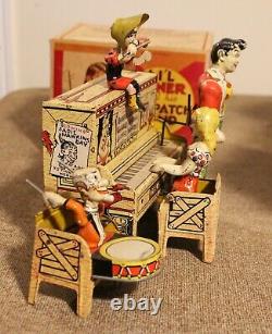 1945 Lil Abner Dogpatch Band Tin Litho Windup Unique Art Co with Box & Instr. Shee