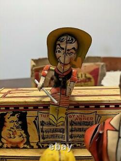 1945 Little Abner And The Dogpatch 4 Tin Litho Wind-up Piano Working