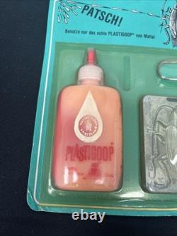 1967 Mattel Plastigoop GERMAN squirting Cockroach Factory Sealed Unpunched Card