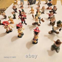 30 vintage Toys Disneykins characters