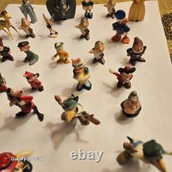 30 vintage Toys Disneykins characters