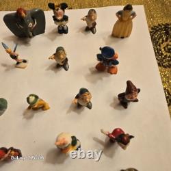 30 vintage Toys Disneykins characters
