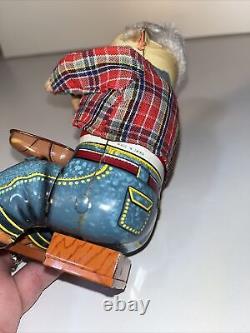 6 Shoe Cobbler Lithographed Tin Windup Toy Japan 1950s Works