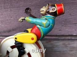 Antique ARNOLD Wind Up Tin Monkey on Gyro Wheel US ZONE GERMANY w Key Works