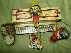 Antique, Unique Art Mfg. Co. Li'l Abner Dogpatch Band tin working wind-up toy