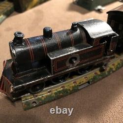 Bing oo Wind Up Table Top Train