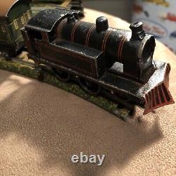 Bing oo Wind Up Table Top Train