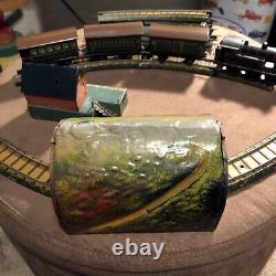 Bing oo Wind Up Table Top Train