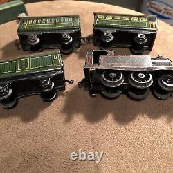 Bing oo Wind Up Table Top Train