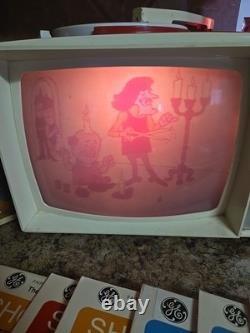GE Show N Tell Phono Viewer Model A660C Red with 20 Records