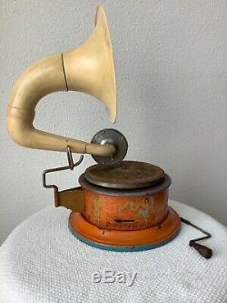 LITTLE DANCER Bing Children Tin Toy Phonograph Gramophone