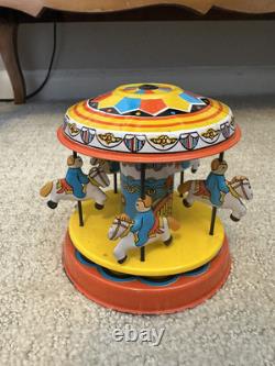 Lot of 8 Litho Tin Vintage Toys