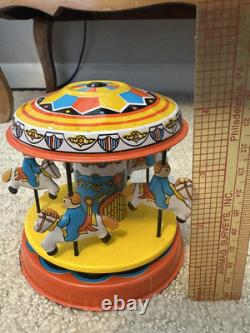 Lot of 8 Litho Tin Vintage Toys