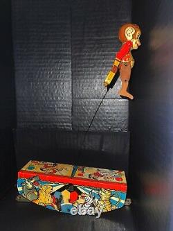 Marx Tin Litho Acrobatic Marvel Wind-up Toy Monkey Gymnast On Circus Platform