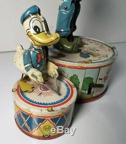 Marx Walt Disney Donald Duck Duet Windup Tin Litho Toy 1946