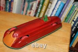 NICE VINTAGE TIN WIND UP 1930'S GENERAL TOY CO. STREAMLINED RACE CAR with DRIVER