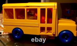 New Tupperware Tuppertoys USA Vintage School Bus Toy Complete Set