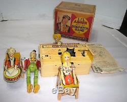 ORIG. VTG 1945 LI'L ABNER AND HIS DOG PATCH BAND WINDUP TIN TOY WithBOX NEAR MINT