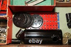Old 1920's A. C. Gilbert Erector Set in Wood Box withlots of parts See Photos
