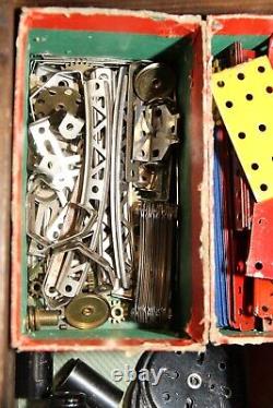 Old 1920's A. C. Gilbert Erector Set in Wood Box withlots of parts See Photos