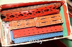 Old 1920's A. C. Gilbert Erector Set in Wood Box withlots of parts See Photos