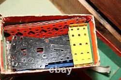 Old 1920's A. C. Gilbert Erector Set in Wood Box withlots of parts See Photos