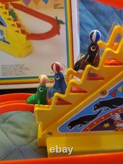 Playful Circus Seals Vintage 1983 Dah Yang Toys Works! Complete With Flags