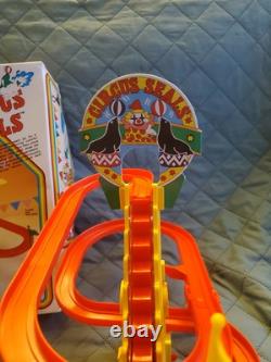 Playful Circus Seals Vintage 1983 Dah Yang Toys Works! Complete With Flags