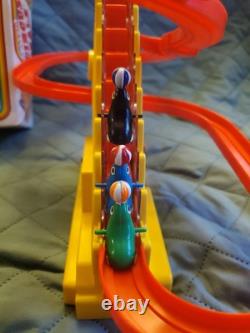 Playful Circus Seals Vintage 1983 Dah Yang Toys Works! Complete With Flags