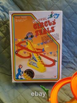 Playful Circus Seals Vintage 1983 Dah Yang Toys Works! Complete With Flags