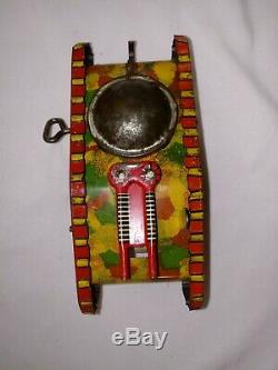 RARE 1920's MARX WIND UP ARMY TANK with HOOK WORKS GREAT EARLY TIN U S A