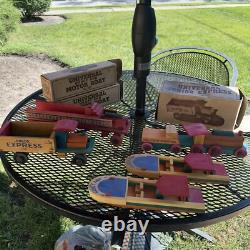 RARE LOT (5) 1940s UNIVERSAL Toy& Novelty Co. Chicago Wooden Toys See Photos