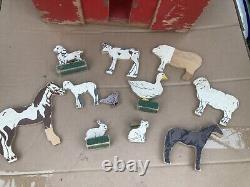 Rare American Crayon Co Educational Playthings Farm Wood Barn & 11 Animals c1920