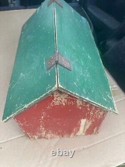 Rare American Crayon Co Educational Playthings Farm Wood Barn & 11 Animals c1920