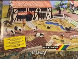 Rare Vintage Britains Farmhouse Farmyard 4712 Boxed Playset Farm Animals