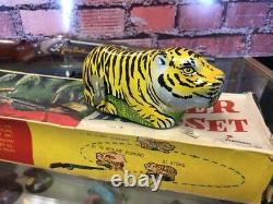 Rare Vtg Wind-up Tin Litho Tiger Hunt Set Frankonia Japan Dbl Barrel Dart Gun