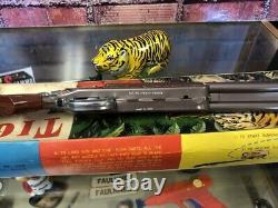 Rare Vtg Wind-up Tin Litho Tiger Hunt Set Frankonia Japan Dbl Barrel Dart Gun