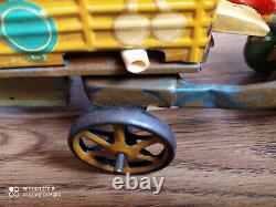 Rare vintage wind-up Horse cart tin toy of 50's made in Japan. (Working order)