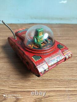 Rare vintage wind-up Space explorer tin toy of 60's (Working order)