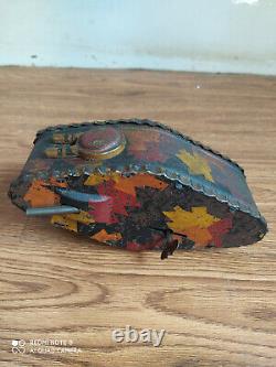 Rare vintage wind-up battle tank tin toy of 50's made in Japan (Working order)