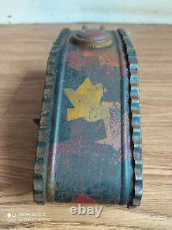 Rare vintage wind-up battle tank tin toy of 50's made in Japan (Working order)