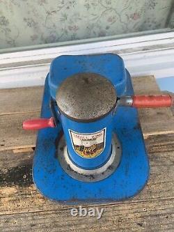 Retro Japan Small King Indoor Car Hand Crank Tricycle Hoshimago Toy- Photo Prop