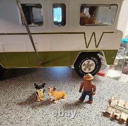 Tonka 1970's Press Steal Winnebago With Figures With Original Clothing & 2 Dogs