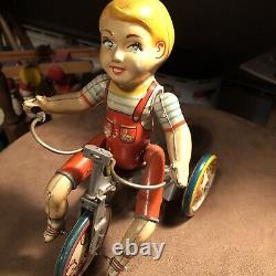 Unique Art Kiddy Cyclist
