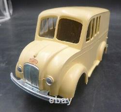 VINTAGE DEALER PROMO TOY- DIVCO DELIVERY WINDUP TRUCK AMT 1950'S WithBOX CREAM