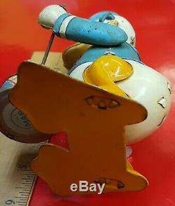 VINTAGE DISNEY 1950's DONALD DUCK THE DRUMMER LINTHO TIN LINEMAR WINDUP TOY