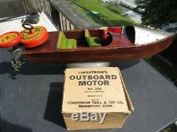 VINTAGE ORIGINAL 1930's LINDSTROM WOOD WINDUP OUTBOARD BOAT & MOTOR & BOX EXC